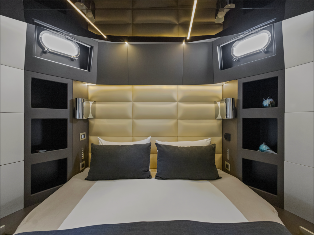 ARCADIA YACHTS SHERPA 60